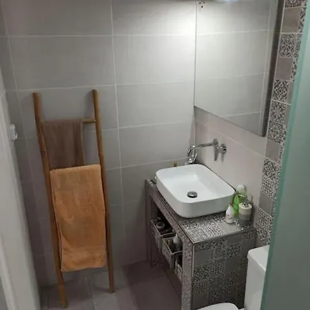 εξαιρετικό διαμέρισμα δίπλα στο λιμανι! καινουριο * Naxos City